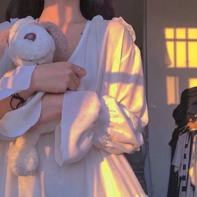 黎明时分的年轻人们